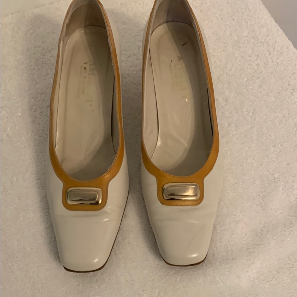 Amalfi White and Tan Heels with Sophisticated Design